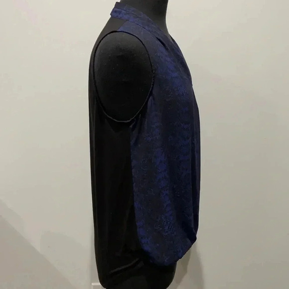 Reitmans sleeveless blouse - Picture 2 of 4